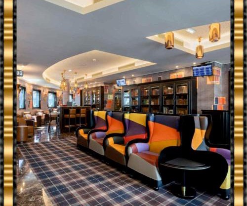 Hotel Jaguar Oporto - Airport to Hotel and City Center and Vice-Versa is a Free and Continuous Shuttle Service from 7AM to 8PM