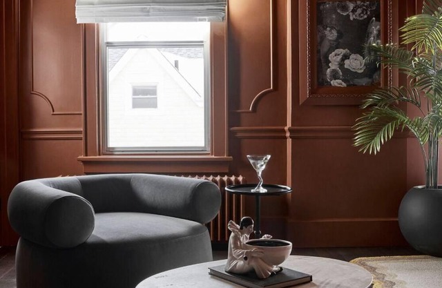Hotel Julie | Flat Six | As Seen on TV