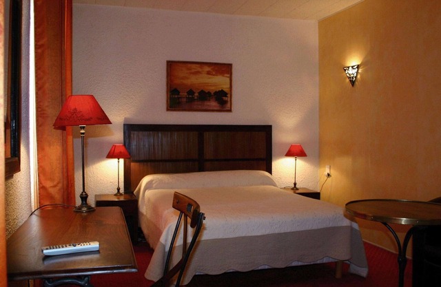 HOTEL ** LE PONANT RESTAURANT