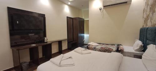 Hotel Madhuram Ayodhya