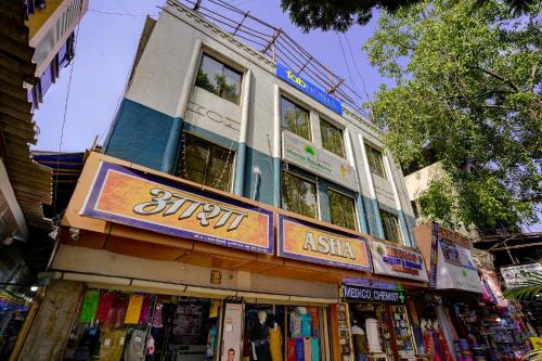 Hotel Manas Residency