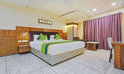 Hotel Mandovin Near Railway Station