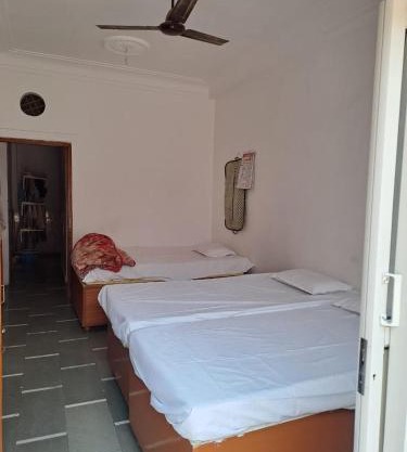 Hotel Narmada Puram