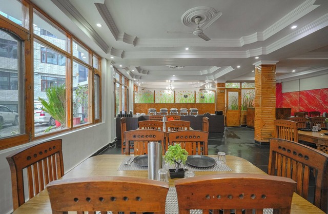 HOTEL NAVEEN MANALI BY BLUEKO HOTEL