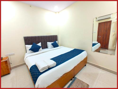 Hotel New Kashi - Grand Near Vishwanath Temple - Fully Air Conditioned Rooms - #Restaurant #Wi-fi #Lift # Parking Facilities - A Top Rated Hotel
