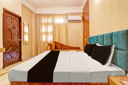 Hotel O Dolphin