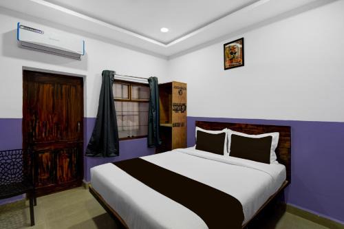Hotel O P R S Elite