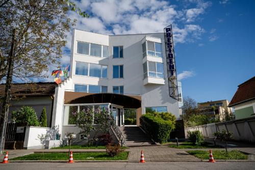 Hotel President