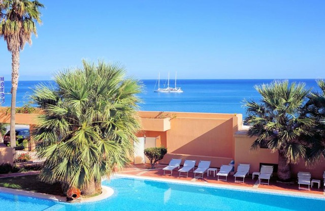 Hotel Punta Nord Est