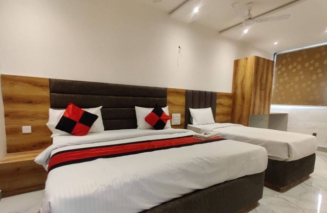 Hotel Ravi Palace