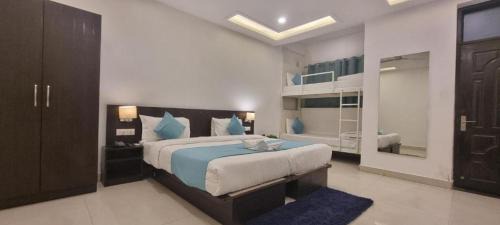 Hotel Rising Hills