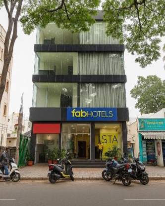 Hotel RLV Green Palace - Nr Kengeri Satellite Town