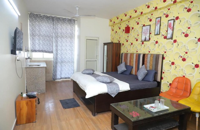 Hotel Royal Choice Noida Sector 101