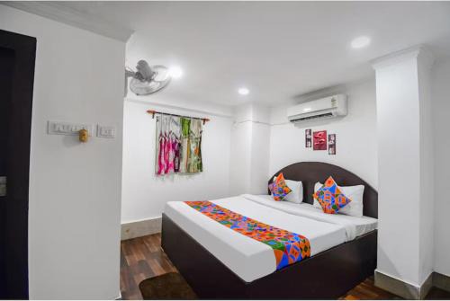 Hotel Royal Oak Guest House Nabapally Sector 4 Kolkata