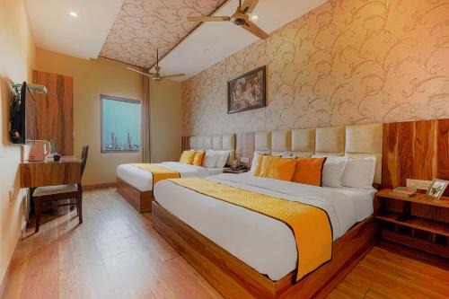 Hotel Sallow Grand