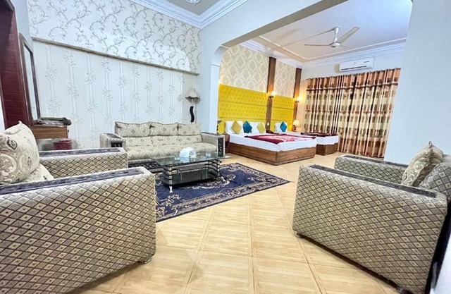 Hotel Serena Palace