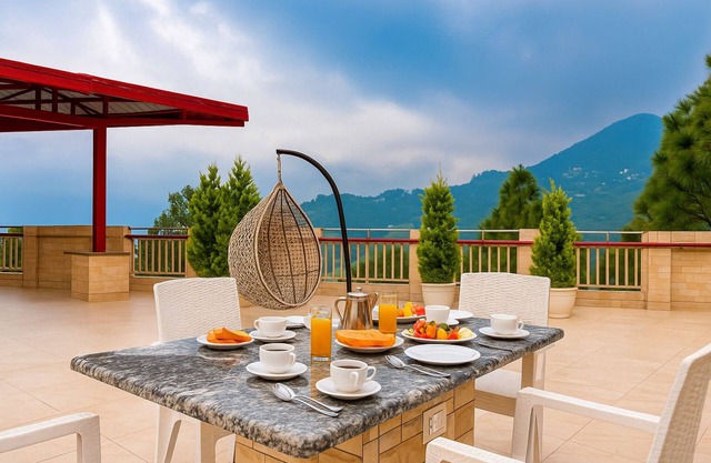 Hotel shiva Lake