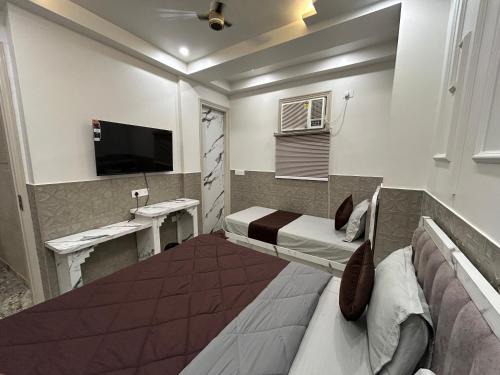 Hotel Shree Guru Couple friendly At New Delhi Railway Station