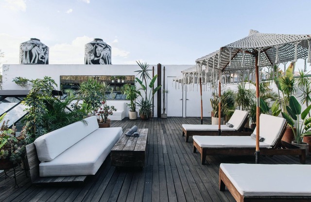 Hotel Sin Nombre