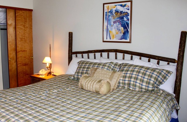 Hotel Style Room with Ski-In/Ski-Out Access