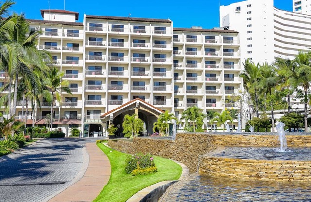 hotel suite in amazing Puerto Vallarta with AC, WiFi, fitness room