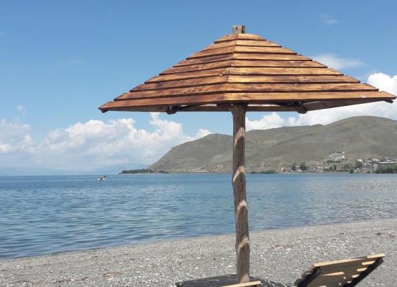 Hotel Today , Խաղաղության լողափ