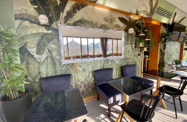 Hotel Tritone