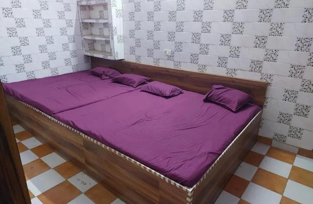 Hotel Vrindavan Dham Near Pem mandir