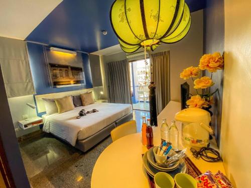 Hotel with Balcony in PhuketTown