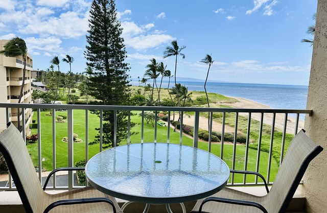 Hotel-zoned! Oceanfront Paradise - Menehune Shores 524