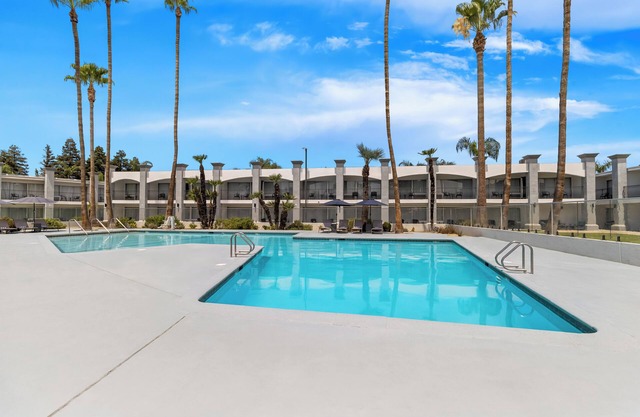 Hourglass Hotel, Trademark Collection by Wyndham