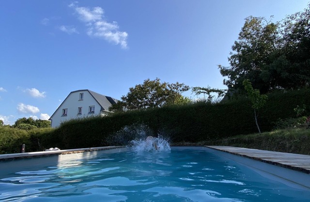 House 10 pers, sea views, heated pool, 600m from the beach