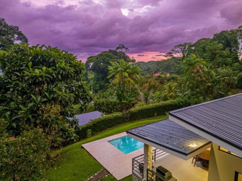 House 15 Min From The Beach With River Access