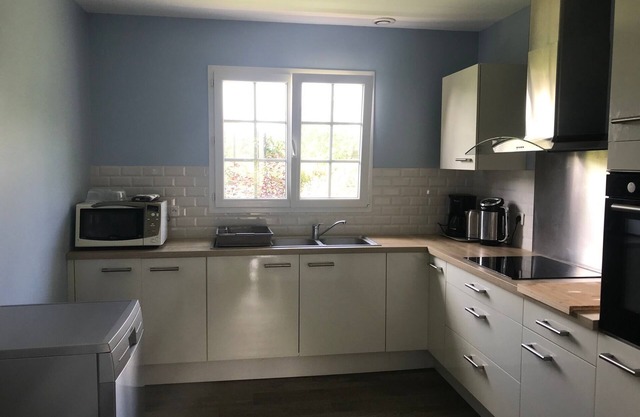 HOUSE (2.5 kms from Etretat) - (3 to 5 bedrooms /10 pers)