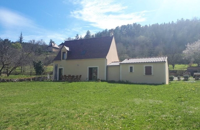 House 3 * recent in village 7 pers, 3 chb, 160 m ², ground 2500 m ²