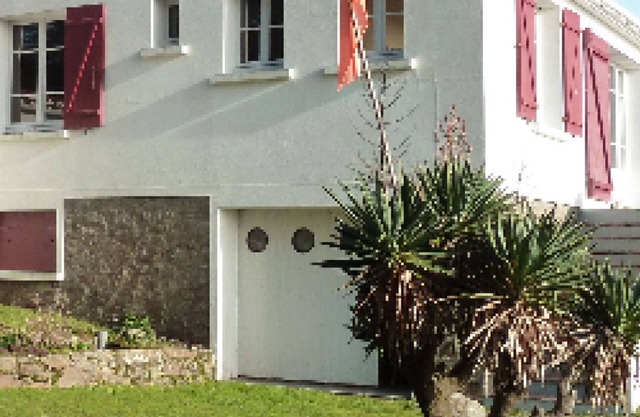House 300 m from the beach