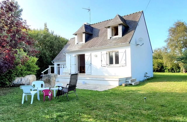 House 400m from the beach, for 6 people