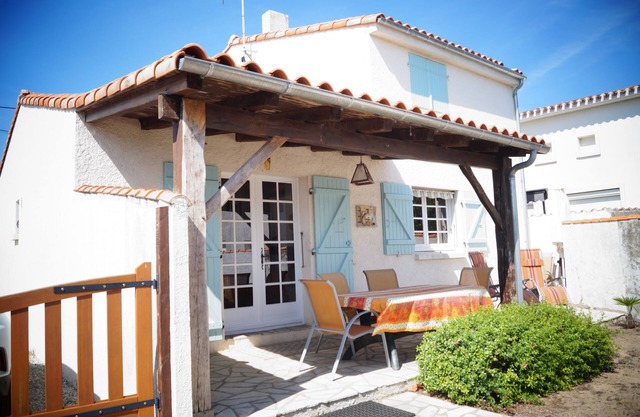 House 6/8 people in l'Aiguillon sur Mer with enclosed garden