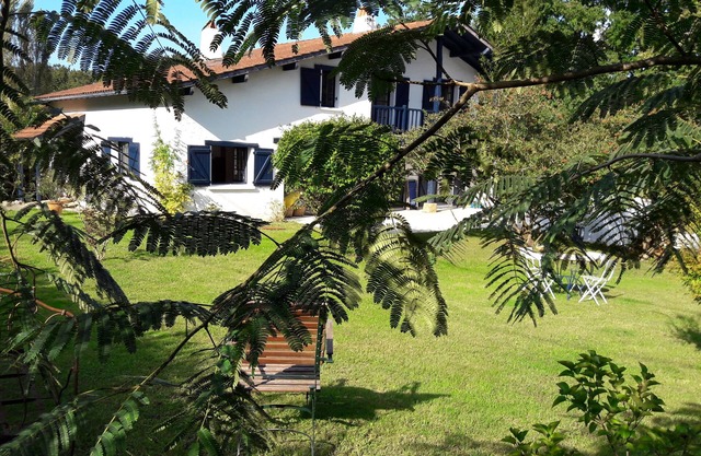 House Ahetze, swimming pool, garden, sea and countryside, Comfort, Calm