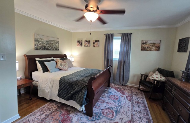 House close to town with lots of amenities