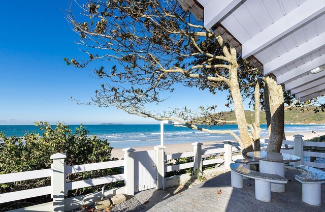 House facing the sea