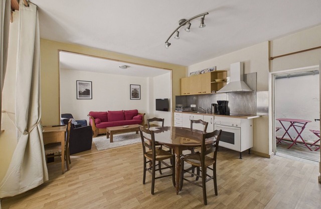 House for 4 with terrace in the city center