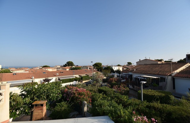 House for 6 people 200 m from the beach