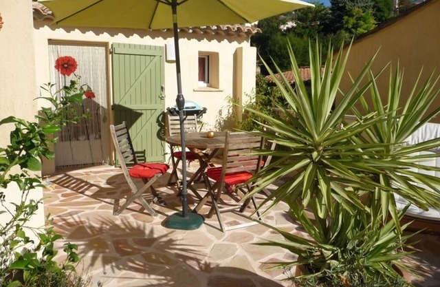 House full foot, terrace 25m2, barbecue, ground petanque, ping pong
