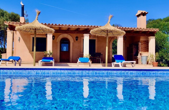 House in an environment of authentic nature, 2 km from the best beaches