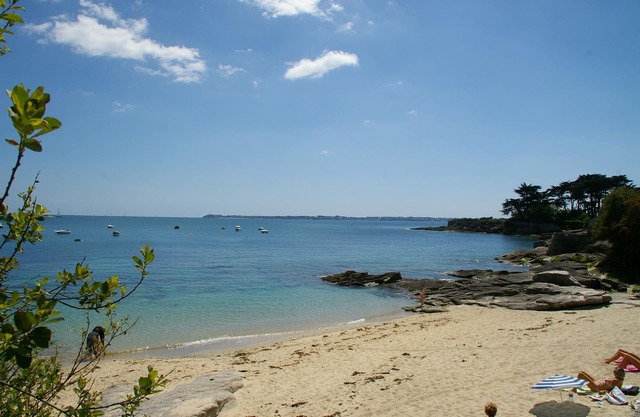 House in Ploemeur: Direct Access to the Beach and View of Groix Island,