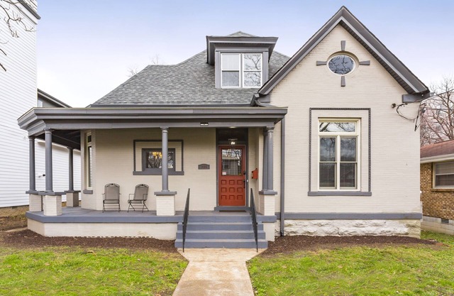 House in the Heart of Music Row: Gulch, Midtown, Vandy, Belmont, & Broadway.