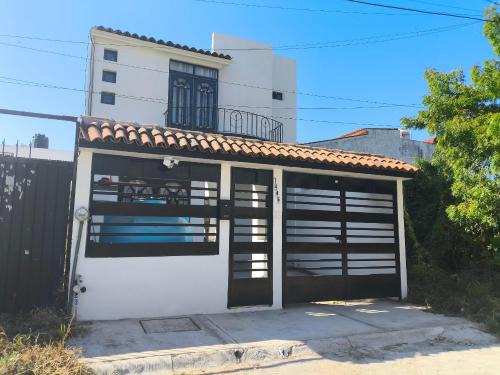 House in Villas Universidad Comfort