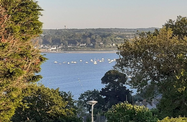 House on rue de la petite corniche, 600m from town center and 1km from port.