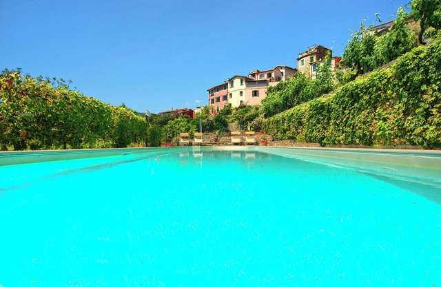 House surrounded by nature with pool AC and wi fi 4